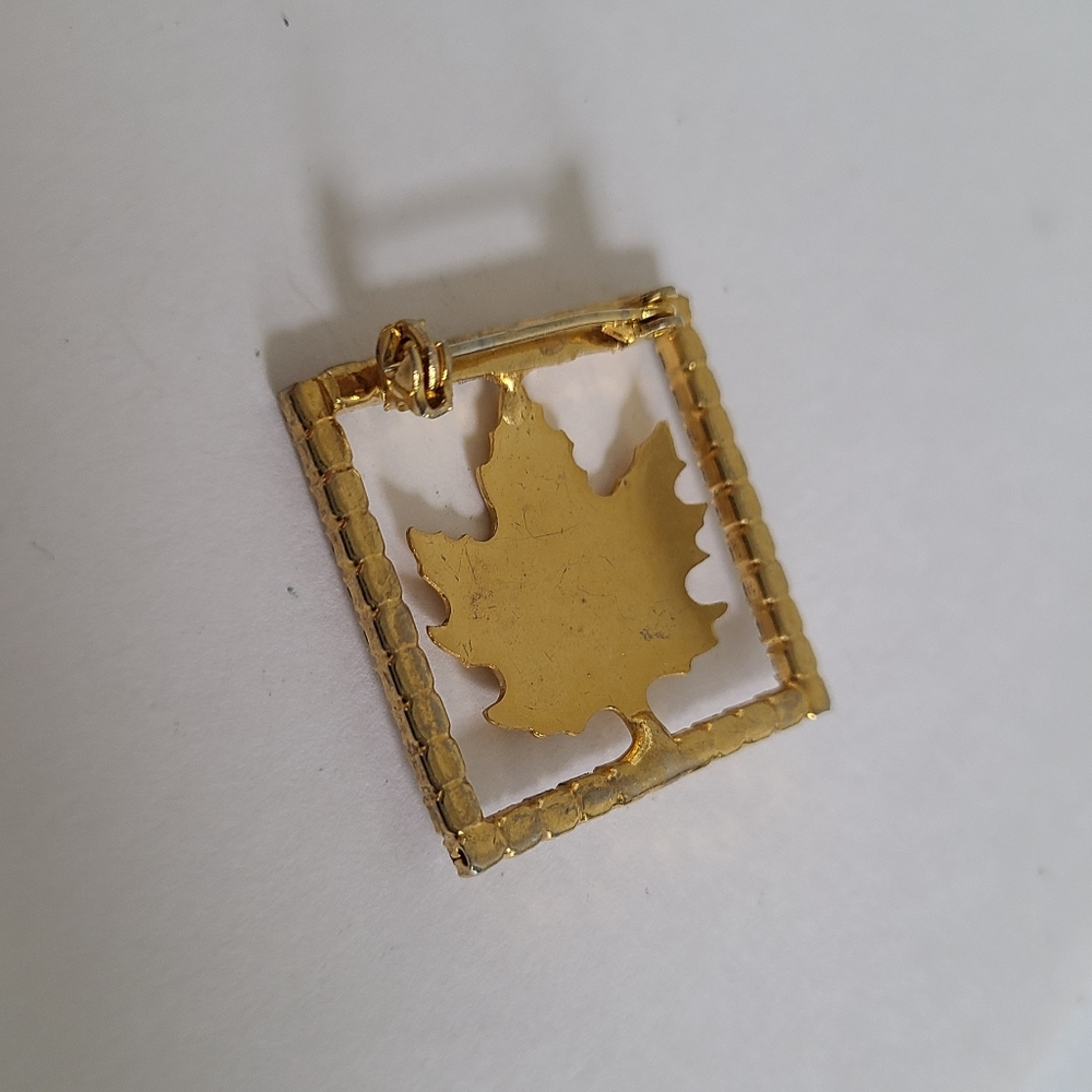 Vintage Gilded Gold Tone Rhinestone Square Canada Maple Leaf Brooch Pin - Picture 9 of 12